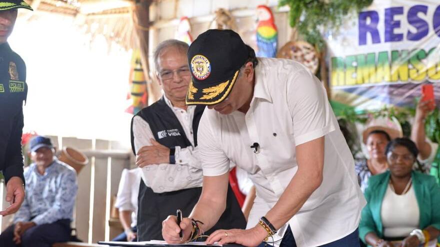 Petro sancionó el Plan de Desarrollo desde El Remanso, un resguardo indígena en Guainía