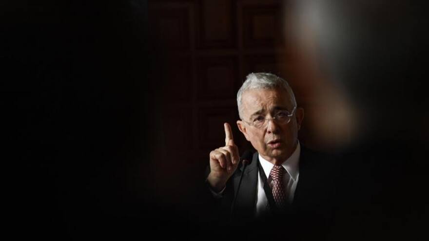 Justicia argentina investiga a Álvaro Uribe por crímenes de lesa humanidad