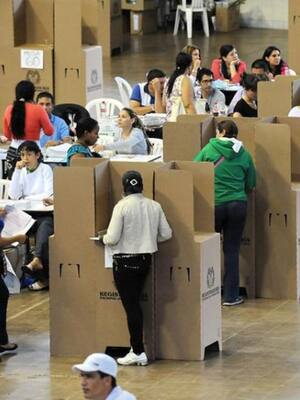 Colombia tiene una deuda con la democracia | Columna de Orlando Higuera