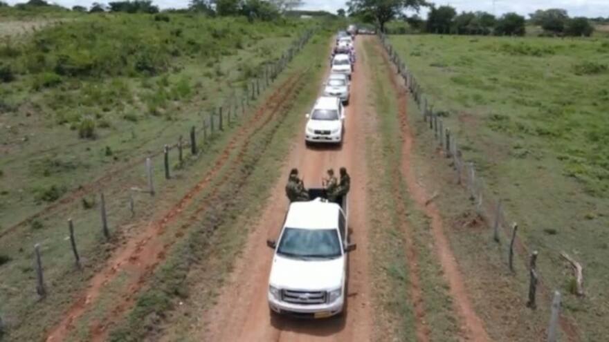 Invasión de tierras: ganaderos protestan con caravana de camionetas | José Felix Lafaurie se pronuncia