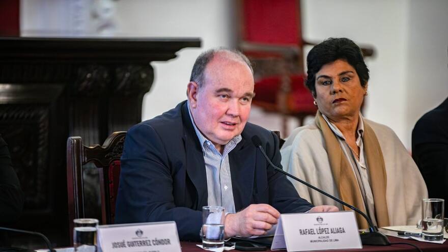 Alcalde de Lima propone declarar persona non grata a Petro tras reclamar isla