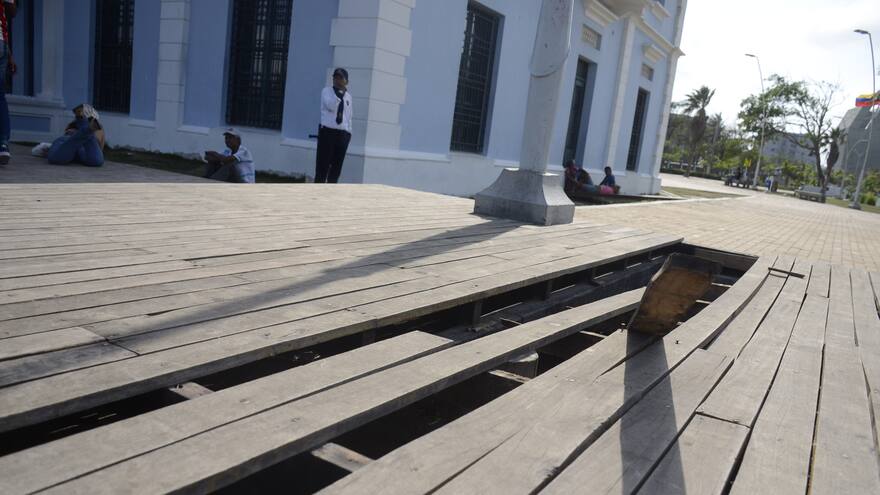 Estado del entorno de la Intendencia Fluvial, un riesgo para los visitantes