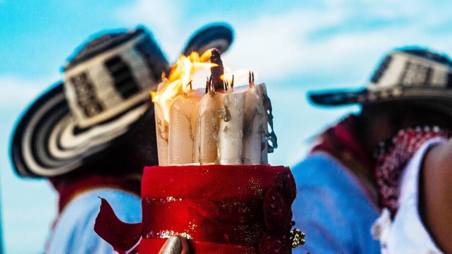Cumbión y letanías rinden homenaje a la virgen de la Candelaria en El Pueblo