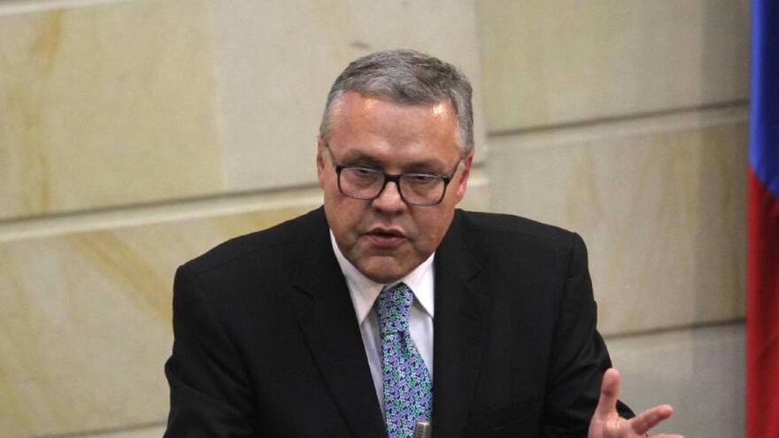 Firman ley que elimina beneficios penales para implicados en feminicidio