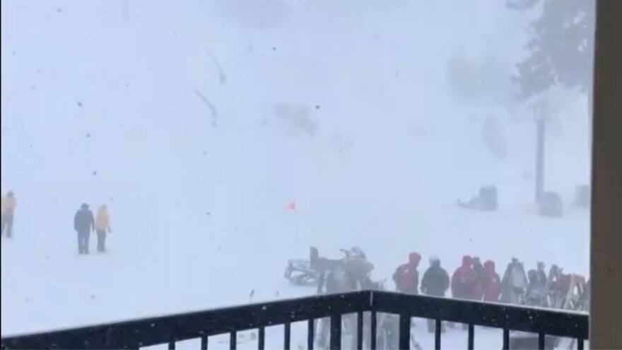 Estados Unidos: video de avalancha en estación de esquí que dejó un muerto y un herido