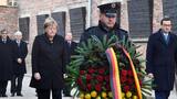 La canciller alemana Angela Merkel inicia visita histórica a Auschwitz