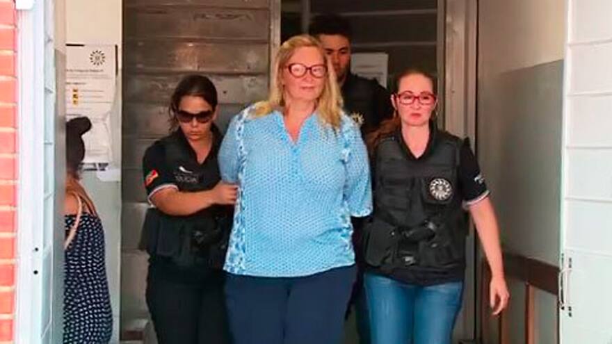 Concejala de Brasil es detenida por robar más de mil rollos de papel higiénico