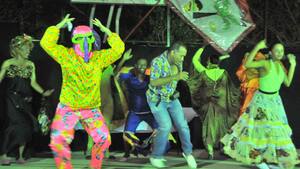 Comedia: la génesis del Carnaval llega al parque