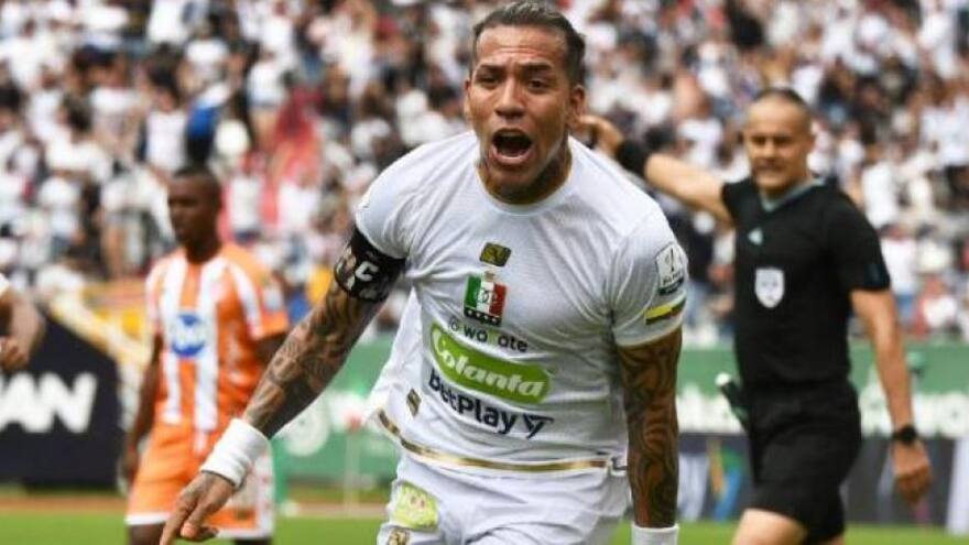 Dayro Moreno iguala el récord de Galván Rey como máximo goleador del FPC