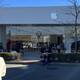 Choque de un carro contra tienda de Apple en EE. UU. deja al menos un muerto y varios heridos