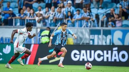 En video: José Enamorado hizo sus primeras gambetas en el Gremio y participó en un gol