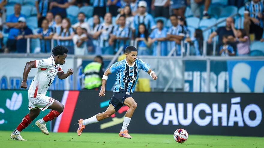 En video: José Enamorado hizo sus primeras gambetas en el Gremio y participó en un gol