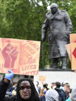 Quitémosles la rodilla del cuello