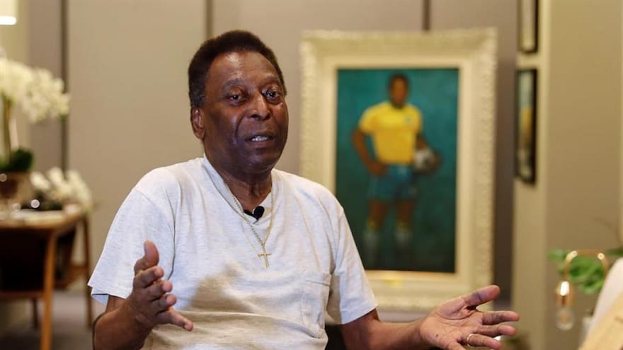 Pelé fue hospitalizado este lunes en un hospital de Sao Paulo