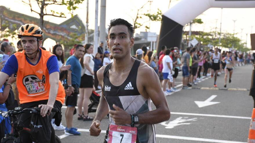 La primera maratón de un atleta del Nilo