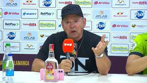 Hernán Darío Herrera se ‘enverracó’ con el árbitro porque no le pitaron “un penalazo”