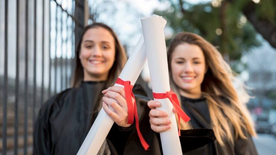 Si se graduó en el exterior: estos son aspectos clave para la convalidación