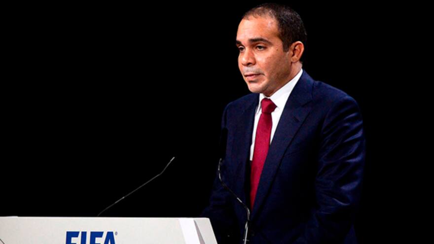 Príncipe Alí quiere postergar la elección por la presidencia de la Fifa