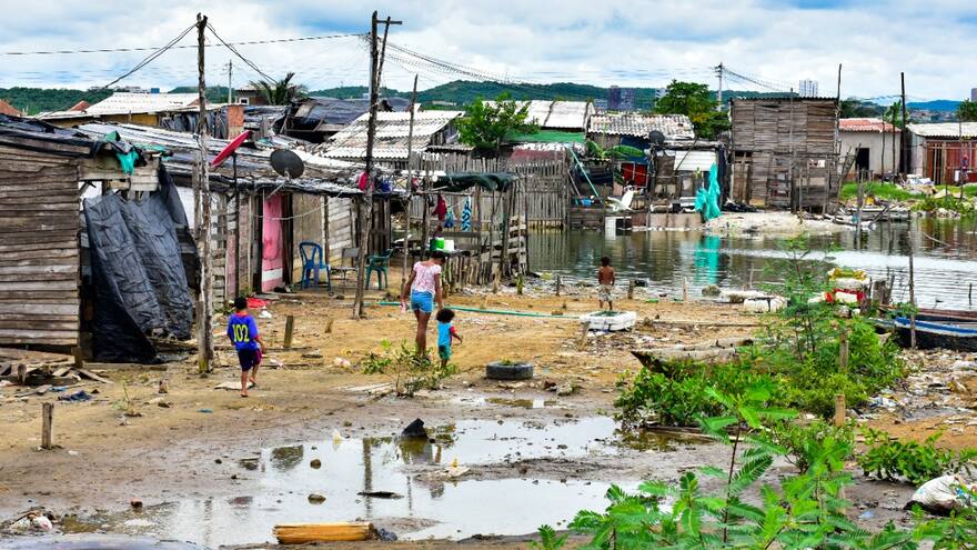 Invasión de Las Flores, entre la ciénaga, el barro y el hambre