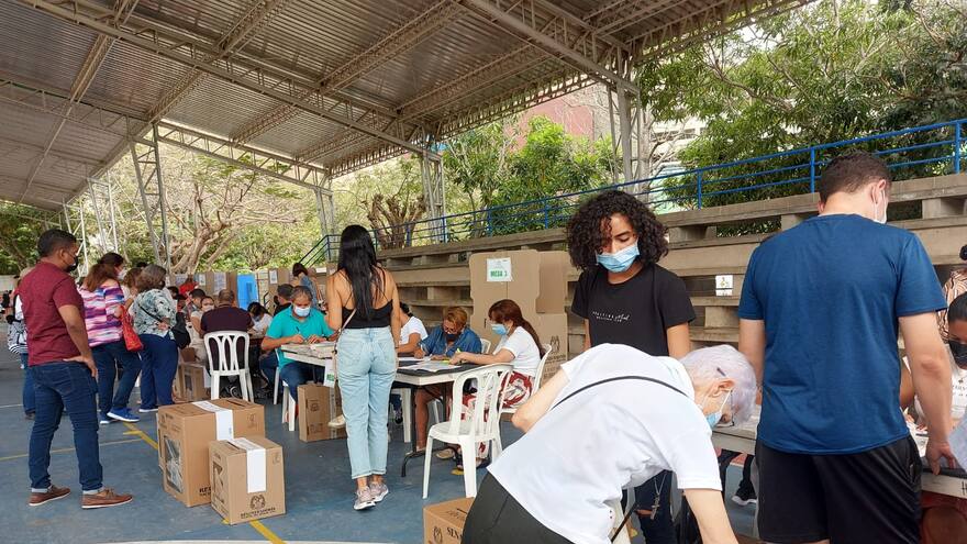 Jornada electoral avanza con celeridad en La Enseñanza