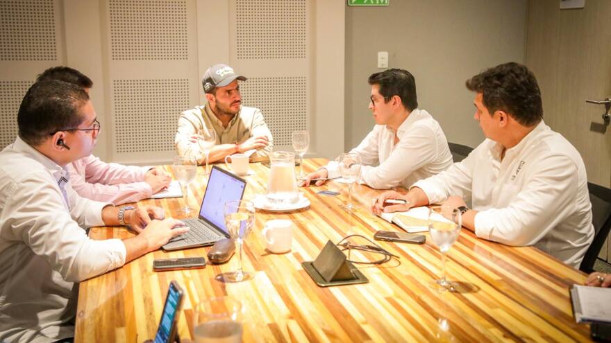 Gobernador de Córdoba propicia acercamiento con agencia de inversión de Dubái