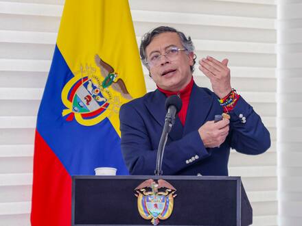 Petro le responde al alcalde Char: “No se le olvide que mi gobierno bajó la tasa de homicidios de Barranquilla a la mitad”