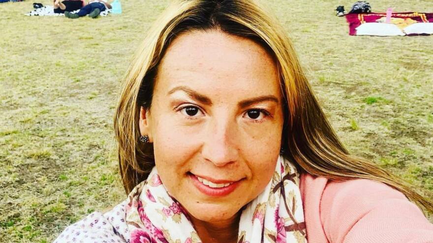 Esto cobra Mafe Walker por comunicarse con los alienígenas