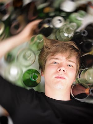 La industria brinda con nuestros adolescentes