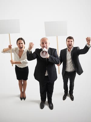 ¿La política es una fiesta de disfraces?