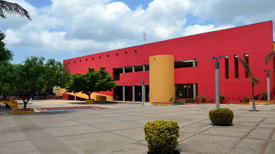 Gobernadora (e) de La Guajira plantea soluciones para pagar deuda con Uniguajira