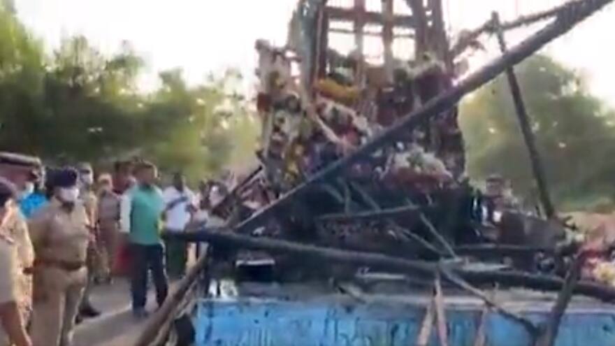 Murieron 11 personas electrocutadas durante una procesión en la India