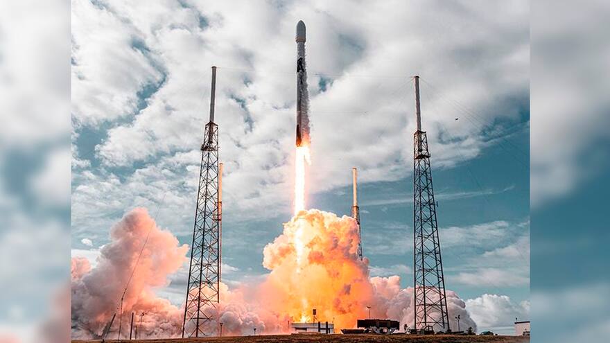 SpaceX lanza al espacio otro grupo de 60 satélites Starlink