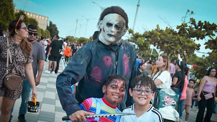 Los disfraces y la alegría se tomaron el Gran Malecón en el desfile de Cantores Killeros