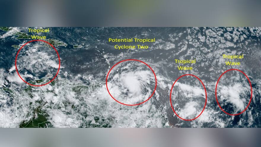 Monitorean tres ondas tropicales activas en el océano Atlántico