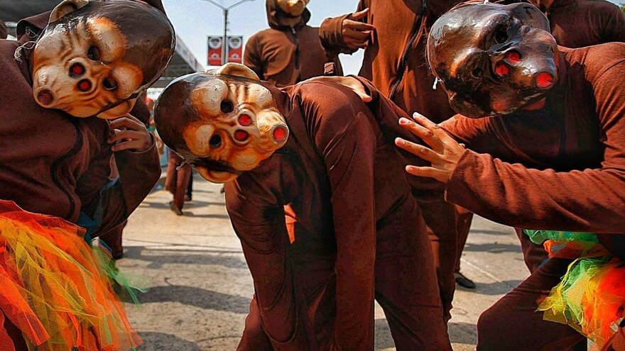 Desfile de danzas tradicionales llenó el Malecón de Carnaval