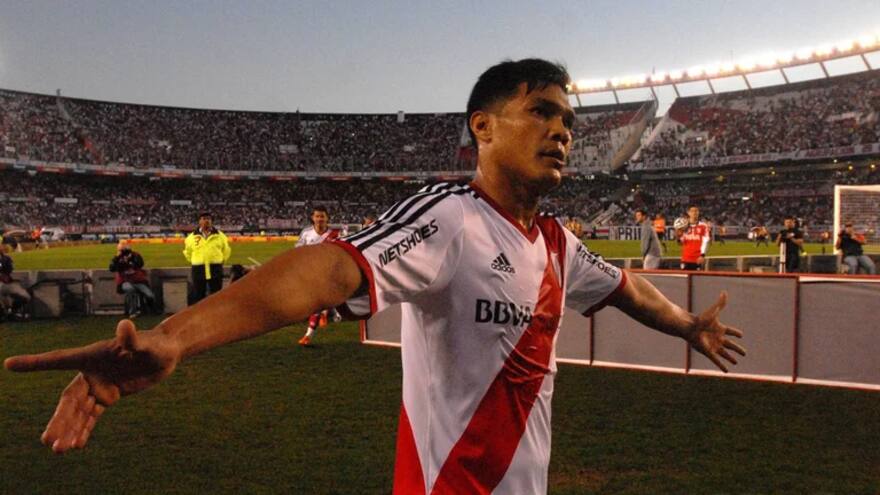 Teófilo marcó en el debut de Gallardo como DT de River en el Monumental