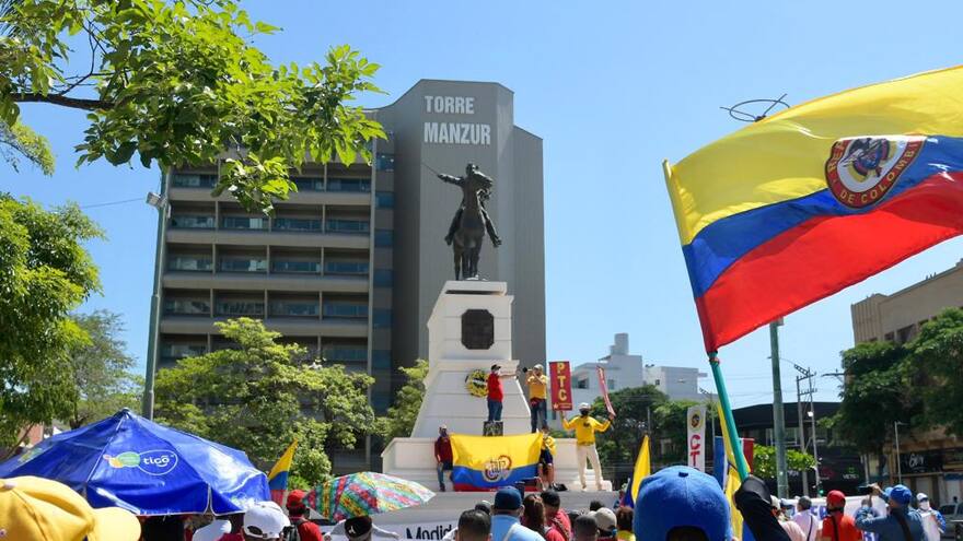 Movimientos sociales y sindicales realizaron plantón en el Paseo Bolívar