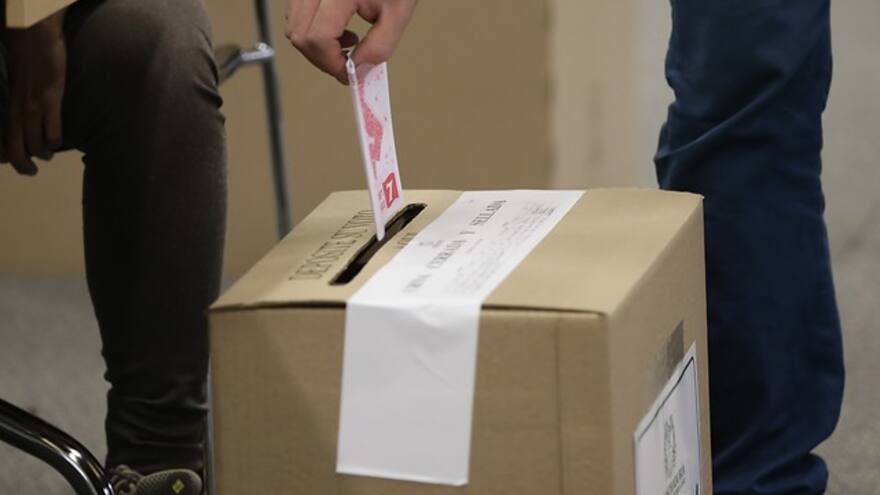 Con poca asistencia y en normalidad avanza la consulta liberal