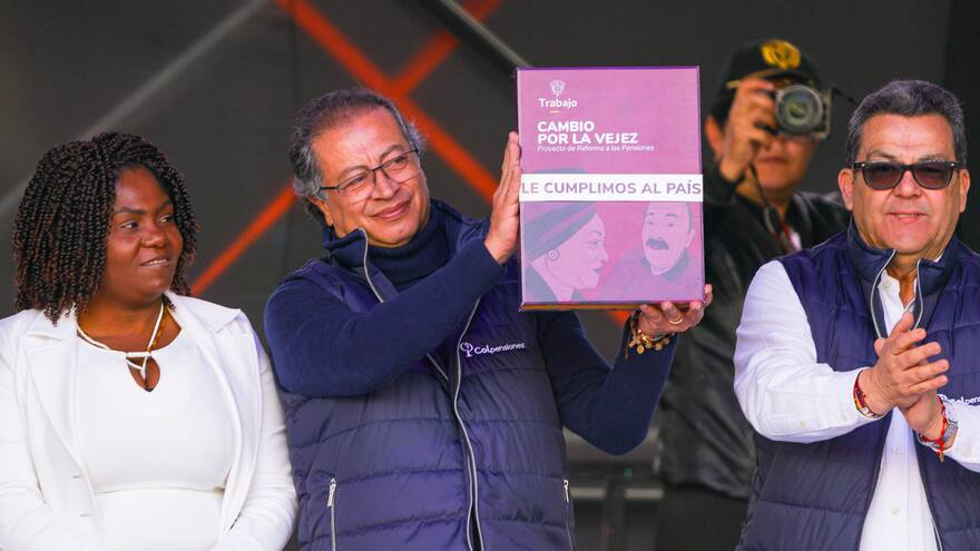 Presidente Gustavo Petro sanciona la reforma pensional: transmisión en vivo desde la Plaza de Bolívar de Bogotá