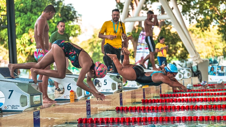 Deportistas de paranatación que viajarán a París 2024 entrenan en Valledupar