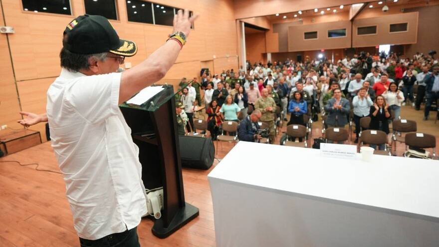 Líderes del Cauca increparon a Petro luego de acto en Popayán