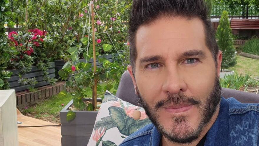 Marcelo Cezán terminó llorando en televisión junto a su invitada, Isa Mosquera