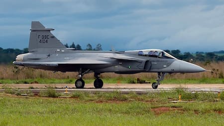 Mindefensa entregará información del contrato de los aviones Gripen con SAAB en mesa convocada por la Contraloría