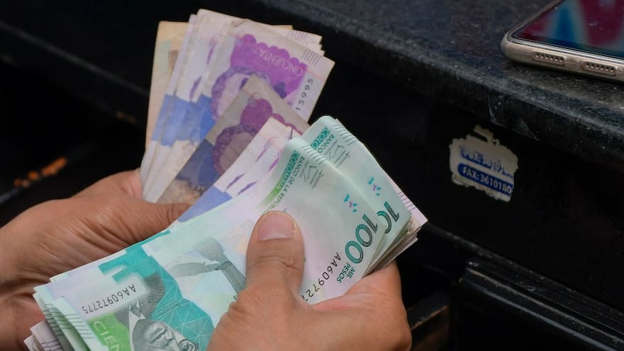 Familias colombianas muestran una leve reducción en sus deudas