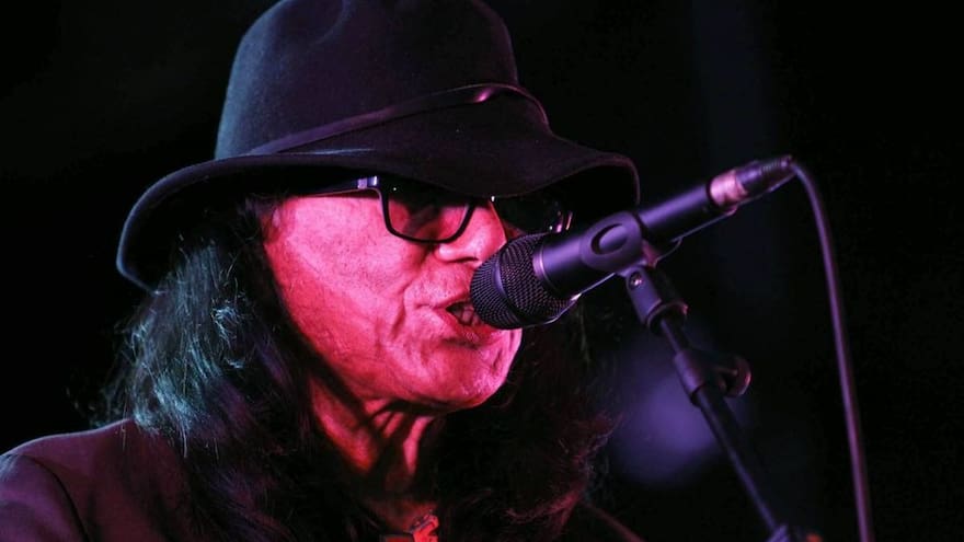 Fallece el cantautor Sixto Rodríguez, protagonista de Searching For Sugar Man
