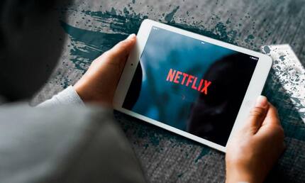 Netflix dice que ya sabían de oferta de Paramount por Warner Bros, pero que confían en cerrar el acuerdo