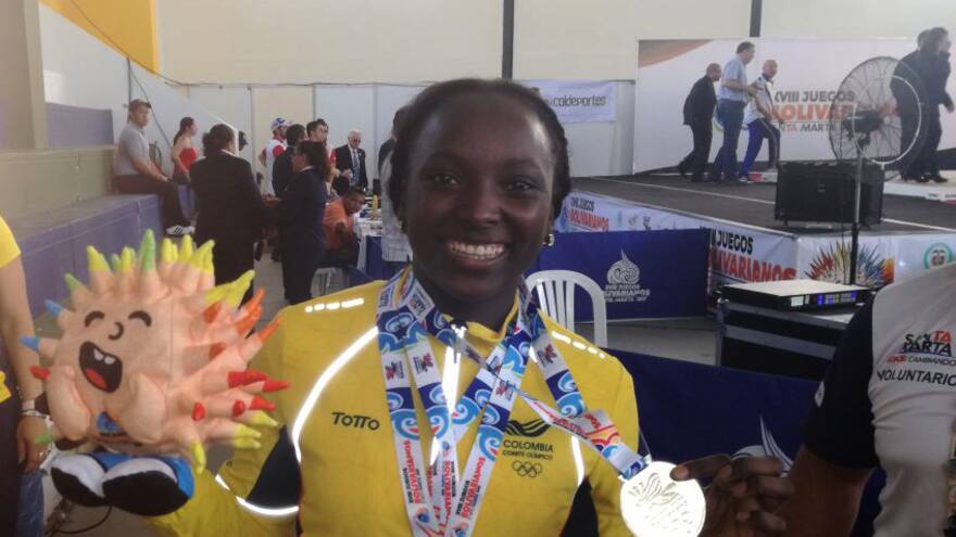 Yenny Sinisterra arrasa en las pesas en los Bolivarianos