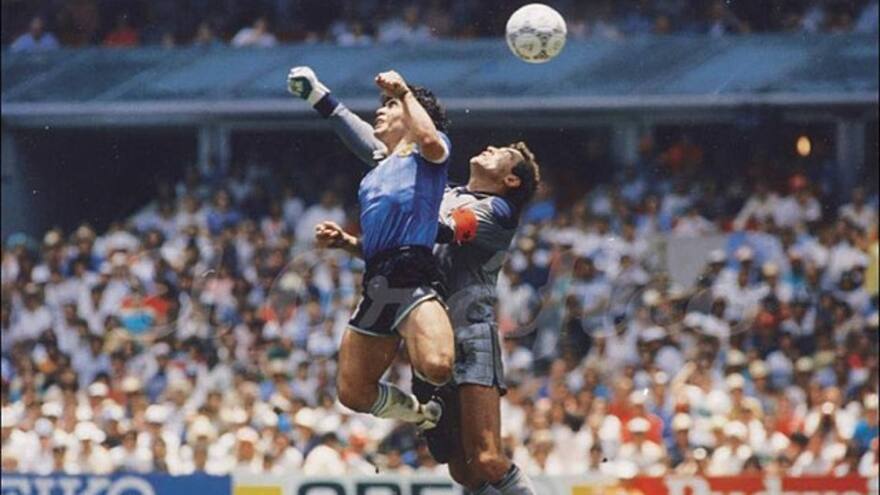 Se subastará el balón de la ‘mano de Dios’ entre dos y tres millones de euros