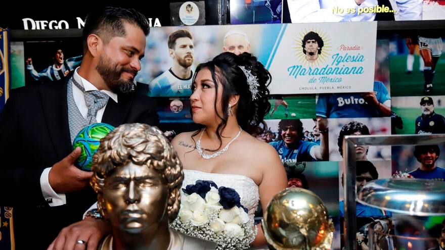 Iglesia Maradoniana realiza primera boda