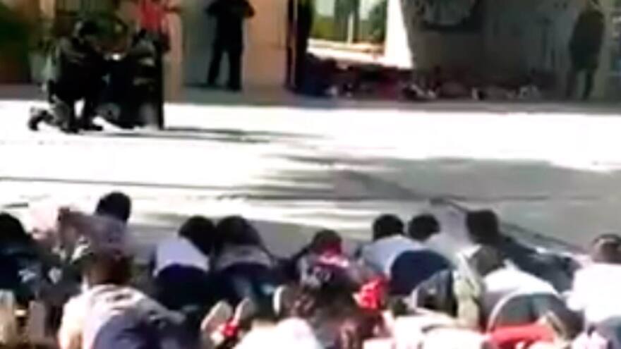 'Finjan que están muertos': así preparan a los niños en México ante una balacera
